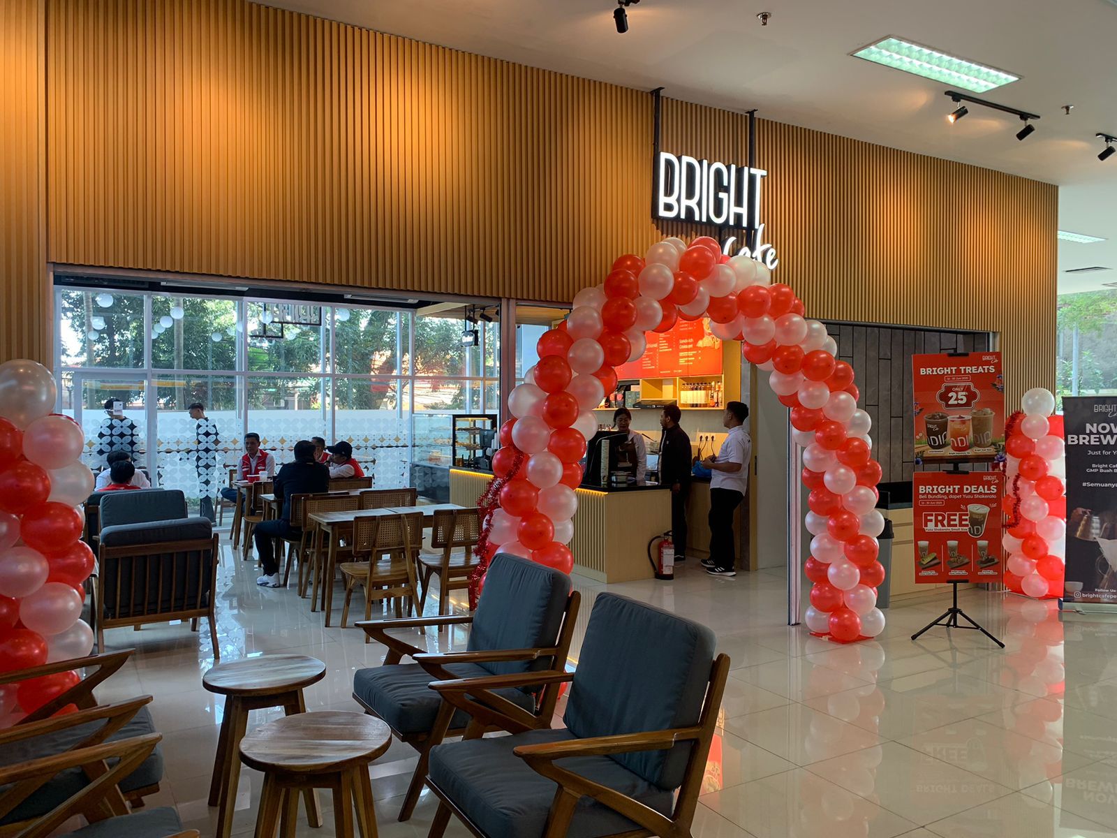 HELO, Bright People! Bright Cafe Mulai Beroperasi di Buah Batu, Bandung, Undang Pelanggan untuk Pengalaman Eksklusif