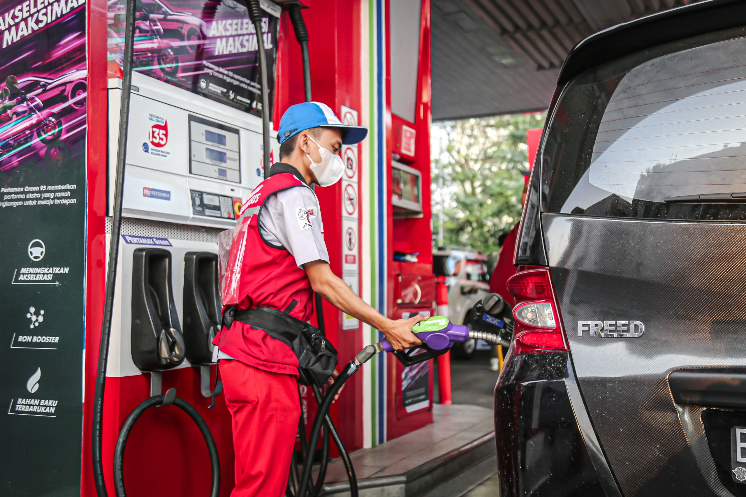 Senyum Tulus Operator SPBU, Wujud Nyata Pelayanan Prima di SPBU COCO