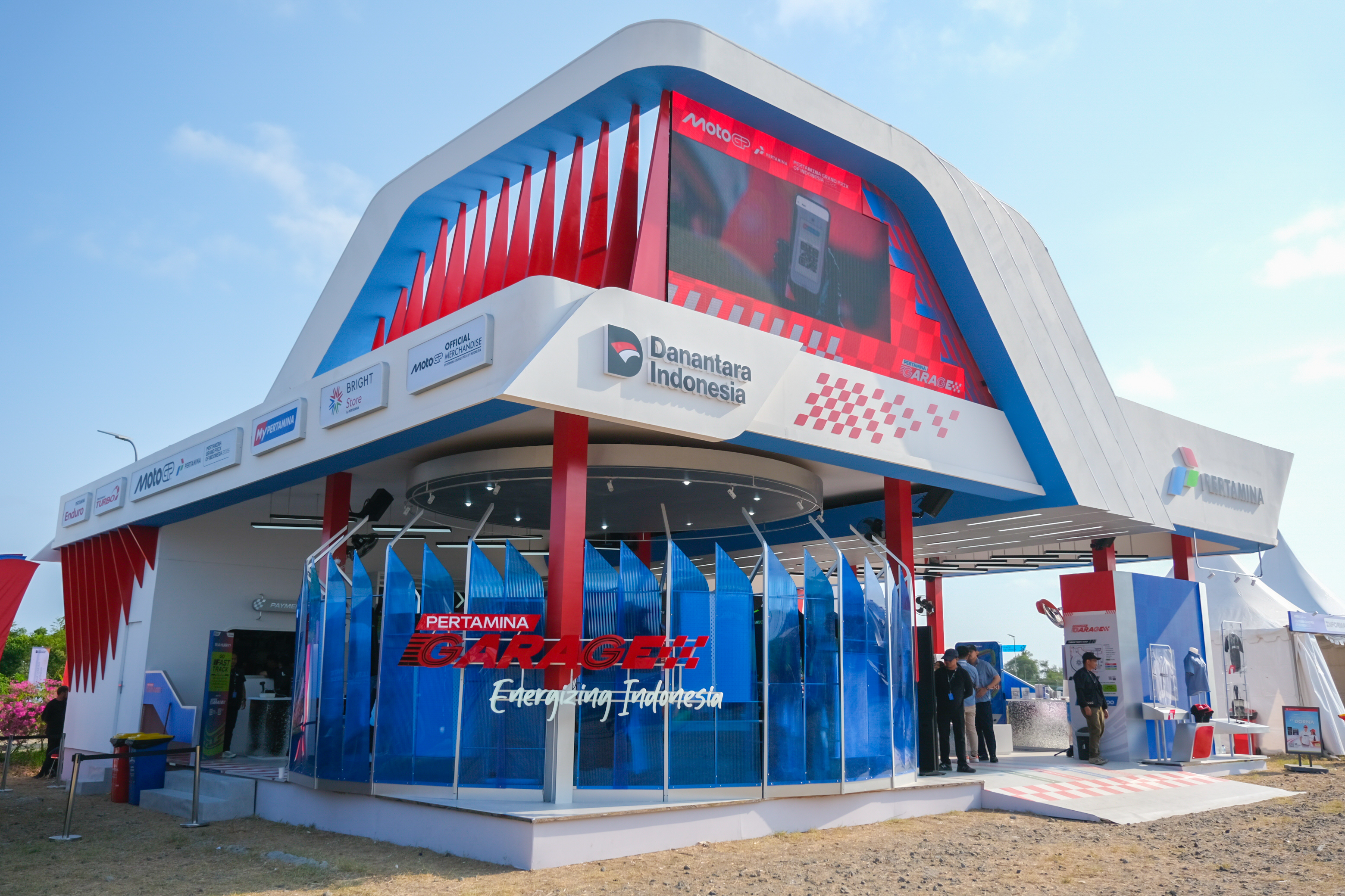 Pertamina Melalui Pertamina Retail Sediakan Koleksi Official Merchandise di Festival Area Pertamina Mandalika International Circuit